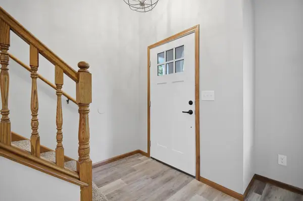 320 Jenny LN, Owatonna, MN 55060