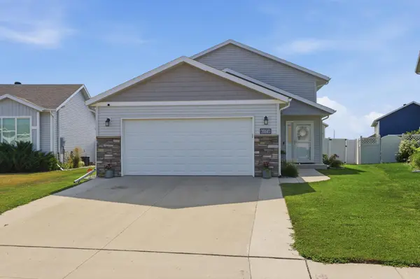 6074 59th ST S, Fargo, ND 58104