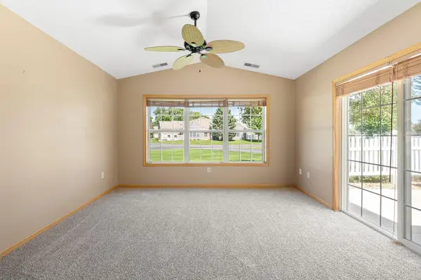 2100 Burr Oak Dr #B, Austin, MN 55912