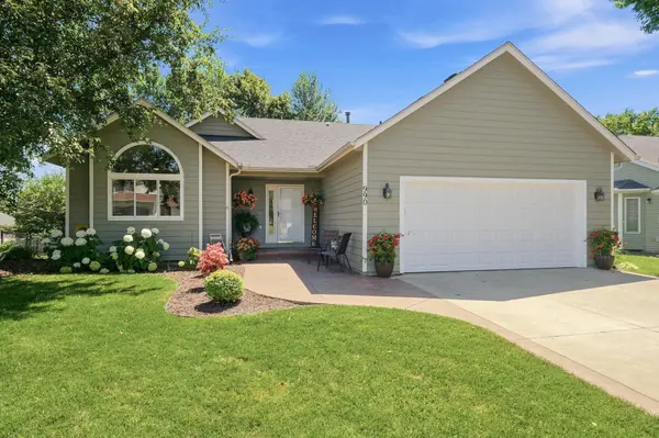 990 Ticonderoga TRL, Eagan, MN 55123