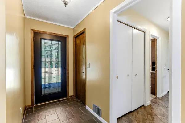 16307 Moorland CIR, Minnetonka, MN 55345