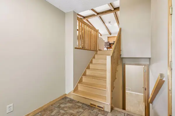 5707 125th ST W, Apple Valley, MN 55124