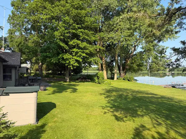 1037 Hamlet DR N, Avon, MN 56310