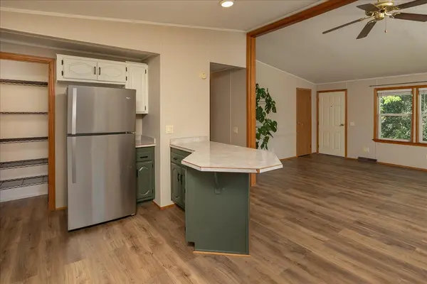 7300 30th ST SE, Eyota, MN 55934