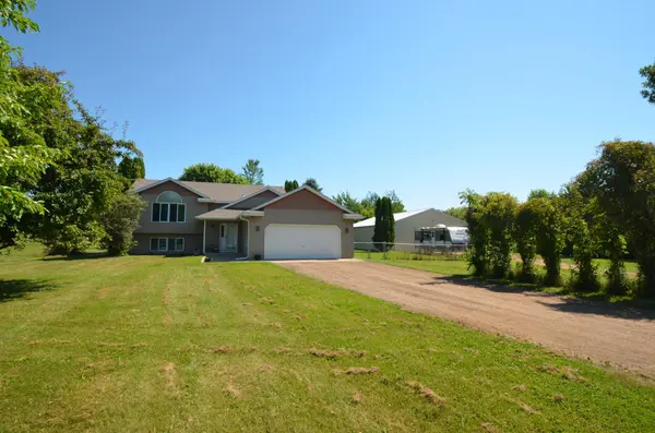 18180 Franconia TRL, Shafer, MN 55074