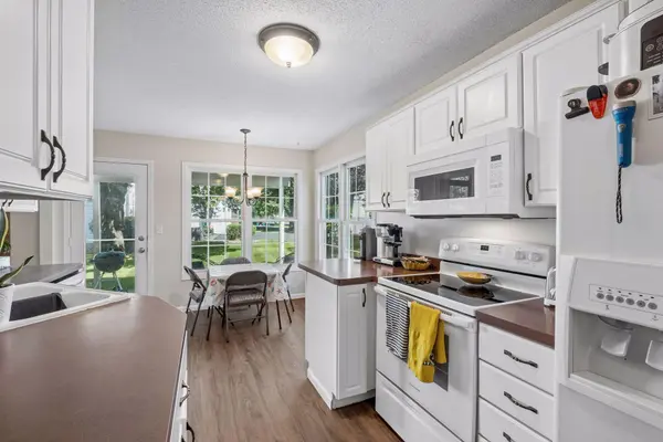 11081 Oregon Curve, Bloomington, MN 55438