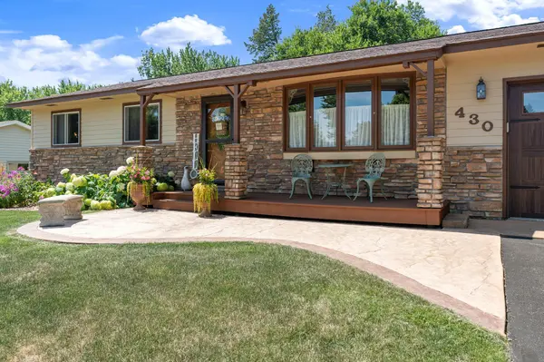 430 Cindy LN, Owatonna, MN 55060