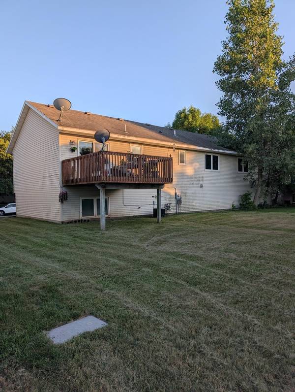 137 Barony RD, Le Sueur, MN 56058