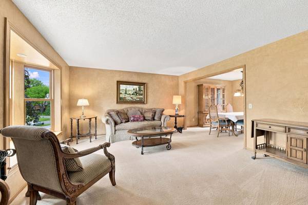 17654 W 67th ST, Eden Prairie, MN 55346