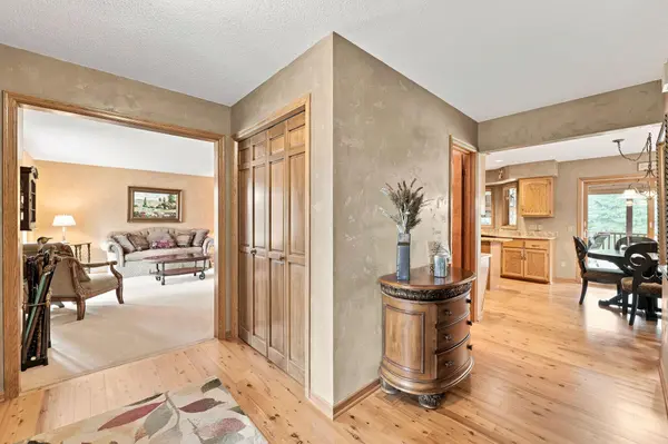 17654 W 67th ST, Eden Prairie, MN 55346