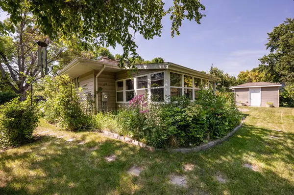 2474 W Country Club DR S, Fargo, ND 58103