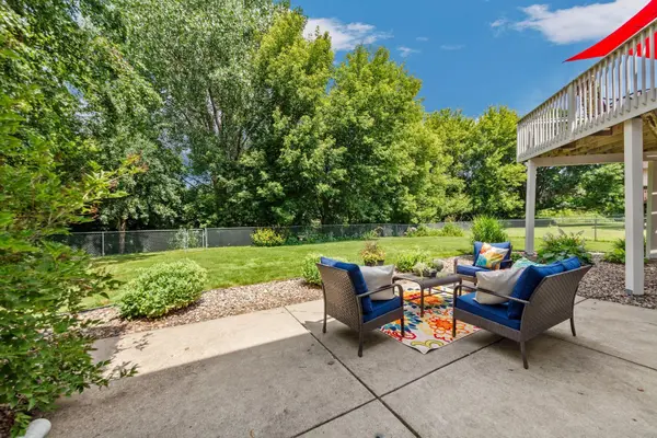3947 Bailey Ridge Draw, Woodbury, MN 55125