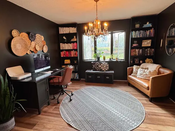 1010 Foothills CIR, Albert Lea, MN 56007