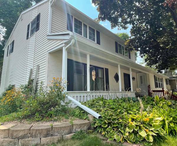 1010 Foothills CIR, Albert Lea, MN 56007