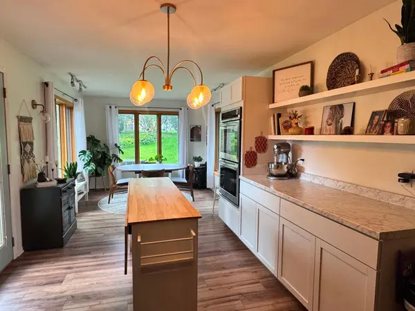 1010 Foothills CIR, Albert Lea, MN 56007