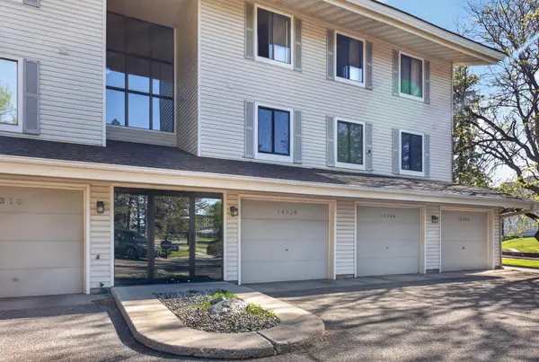 14302 Fairway DR, Eden Prairie, MN 55344