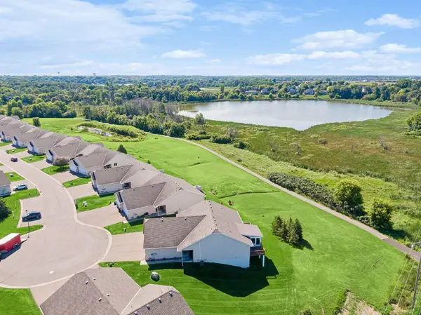 1851 Lakeridge WAY, Waconia, MN 55387