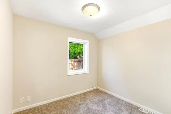 941 Cypress ST, Saint Paul, MN 55106