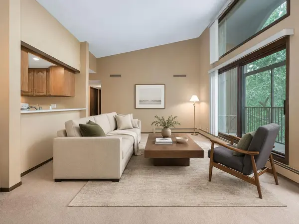 9600 Portland AVE S #311, Bloomington, MN 55420