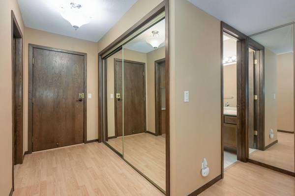 9600 Portland AVE S #311, Bloomington, MN 55420