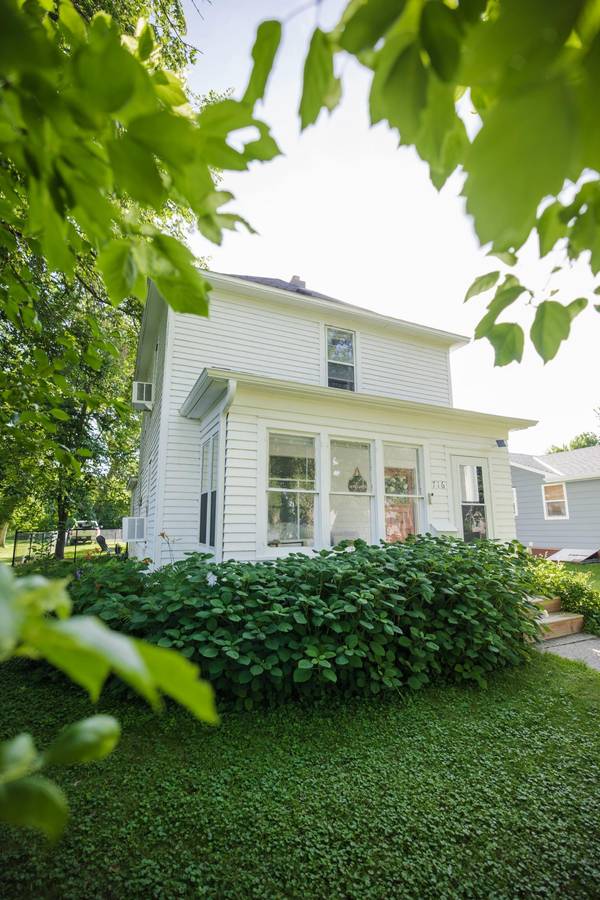 716 Lyndale AVE, Morris, MN 56267