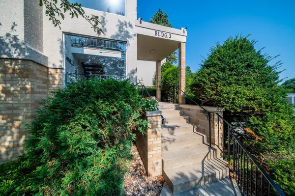 358 Elton Hills DR NW #32, Rochester, MN 55901