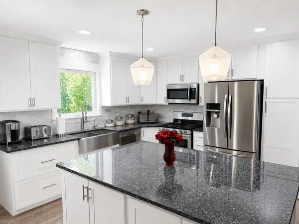 3856 Cinnabar DR, Eagan, MN 55122