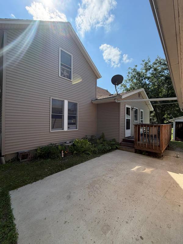206 E 2nd ST, Hardwick, MN 56134