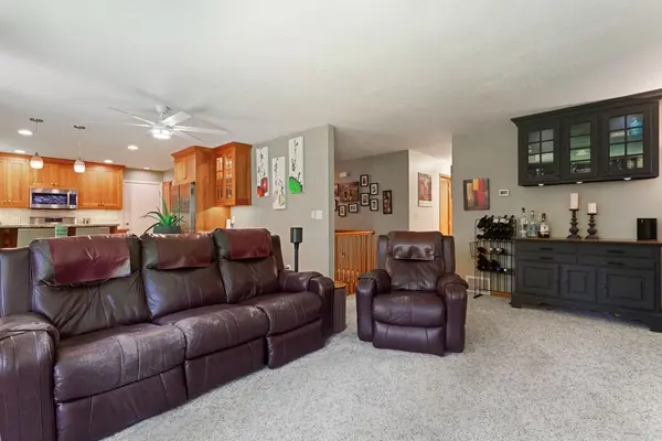 2685 Glenbrook AVE N, Oakdale, MN 55128