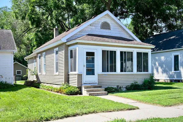 617 W Howard ST, Winona, MN 55987