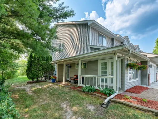 7811 Oak CT, Lino Lakes, MN 55014