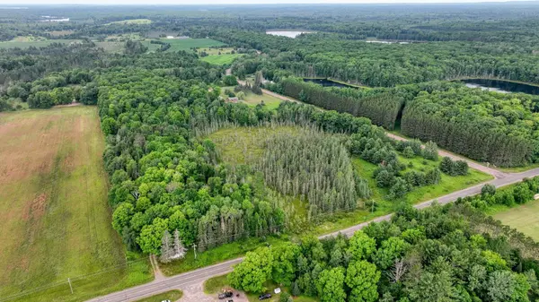 4E Twin Lake Road, Hayward, WI 54843