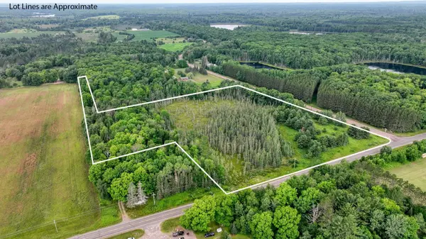 4E Twin Lake Road, Hayward, WI 54843