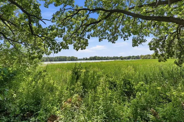 5433 Twin Lake BLVD E, Brooklyn Center, MN 55429