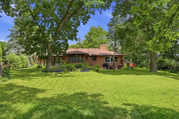 5433 Twin Lake BLVD E, Brooklyn Center, MN 55429