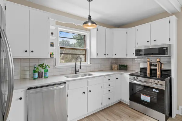 1394 Mackubin ST, Saint Paul, MN 55117