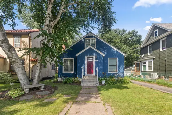 867 Delaware AVE, Saint Paul, MN 55107