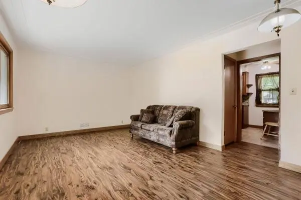 927 Birch ST S, Cambridge, MN 55008