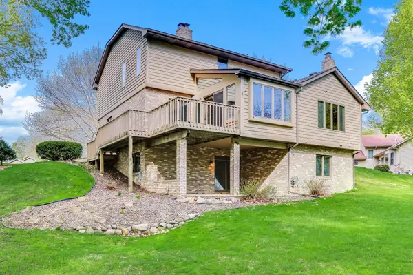2133 Trumble CT, Chaska, MN 55318