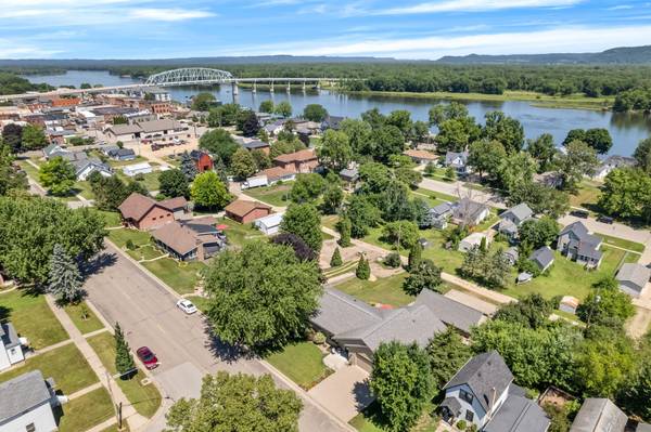 329 2nd ST E, Wabasha, MN 55981