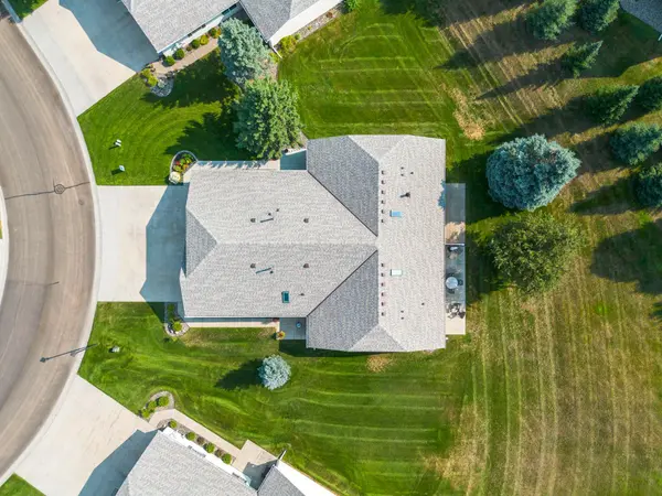7632 Newbury RD, Woodbury, MN 55125