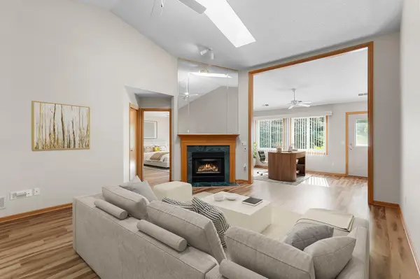 7632 Newbury RD, Woodbury, MN 55125