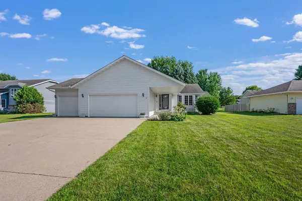 19 La Mar CT, North Mankato, MN 56003