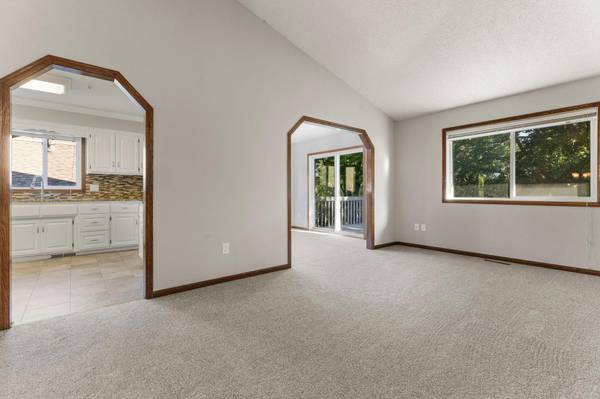 1434 Eastlake DR, Chaska, MN 55318