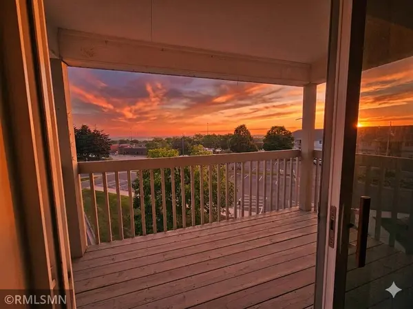 12575 Pleasant Avenue #305, Burnsville, MN 55337