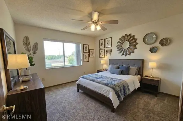 12575 Pleasant Avenue #305, Burnsville, MN 55337