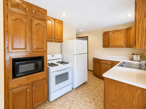 172 Charles AVE, Red Wing, MN 55066