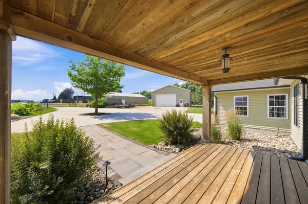 396 Maple LN SE, New Prague, MN 56071