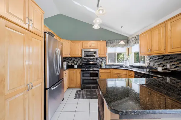 10948 203rd ST W, Lakeville, MN 55044
