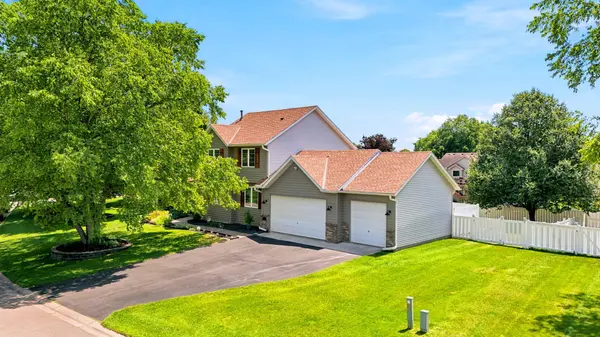 10948 203rd ST W, Lakeville, MN 55044